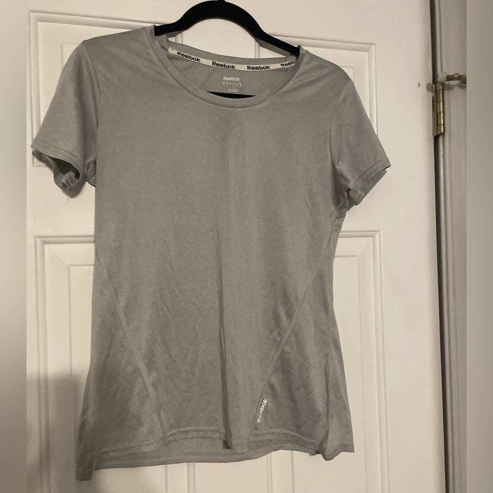 Reebok Athletic Top Size M